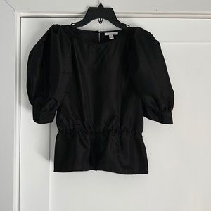 NEW AND NEVER WORN— TOP SHOP blouse w open back